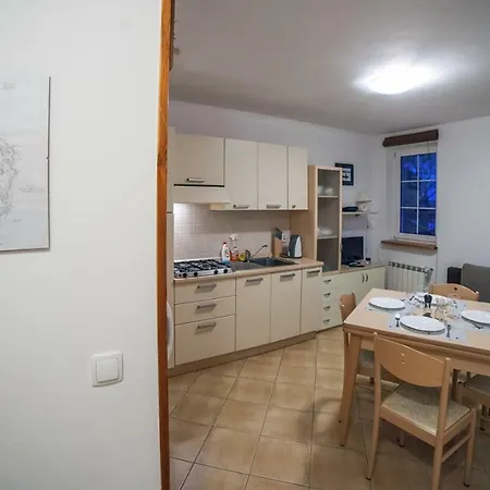 Apartament Apartment Dadaj